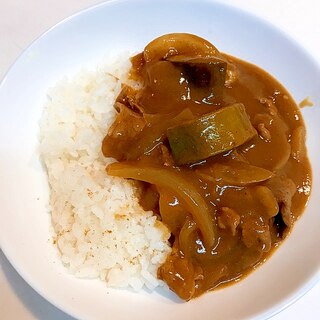 ゴロンと入れました☆ズッキーニと牛肉のカレーライス